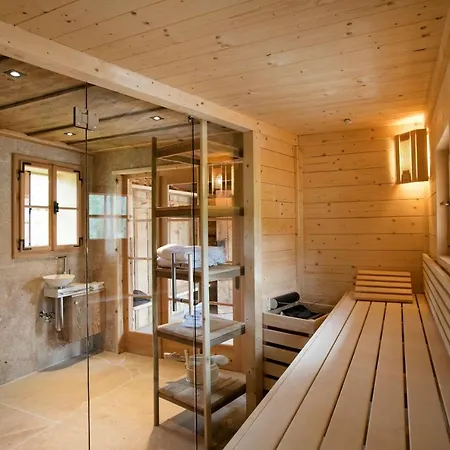 Rosen Der Liechtenstein - Your Austrian Villa