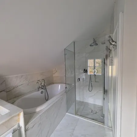 Rosen Der Liechtenstein - Your Austrian * Altaussee