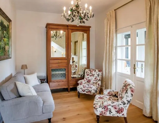 Villa Rosen Der Liechtenstein - Your Austrian *